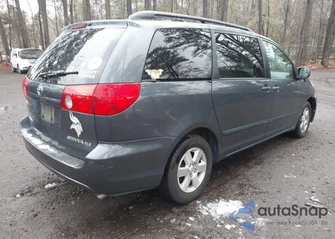 2008 Toyota Sienna Xle z USA, uszkodzony, nr VIN 5TDZK22C48S214227